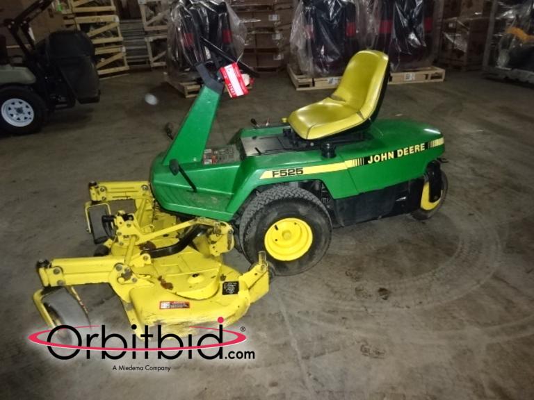 ® 1 John Deere Model F525 48 Front