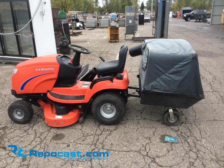 Repocast Simplicity Broadmoor Riding Mower With