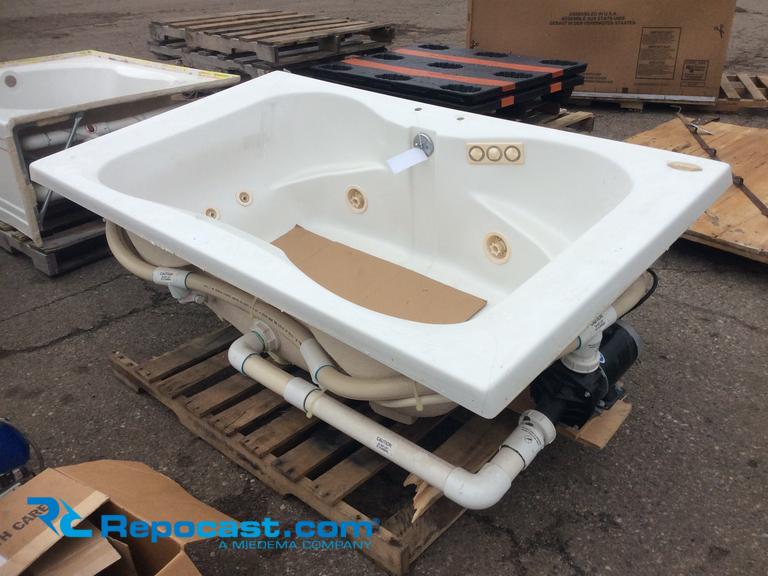 Repocast.com® | Whirlpool Jacuzzi bath tub, said to...