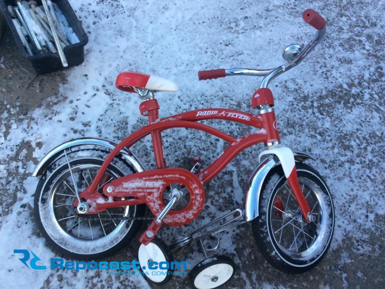 Vintage radio flyer outlet bike with training wheels