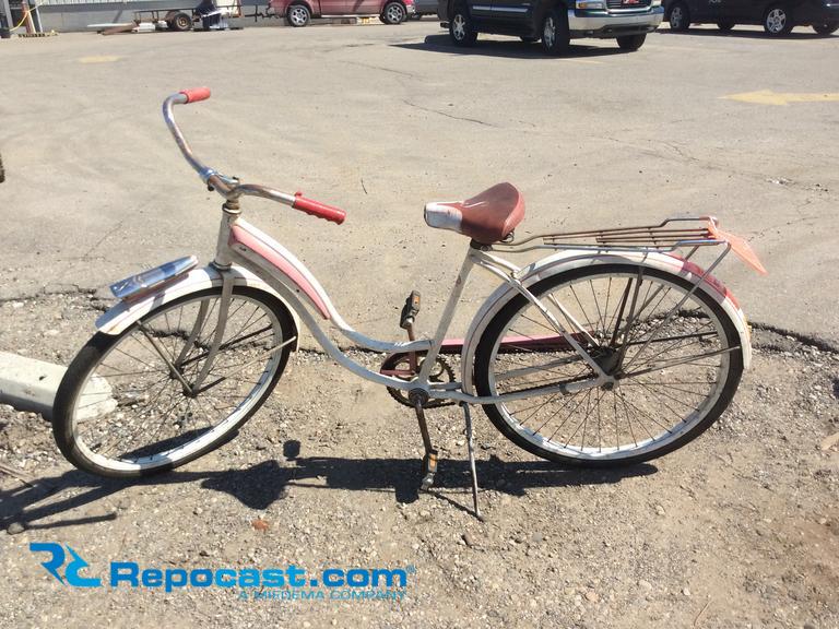 vintage schwinn beach cruiser