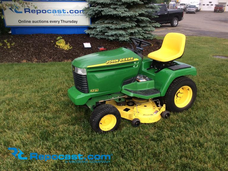 Repocast John Deere 325 garden tractor 17hp