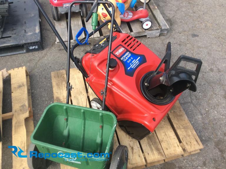 Repocast.com® | Lot of (1) Toro snowblower 621E, 21"...