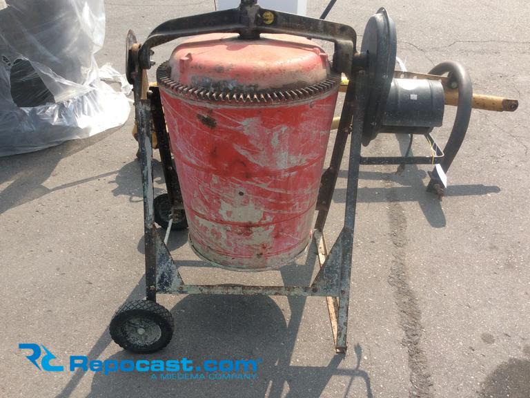 Red Lion cement mixer, model RLX3,...