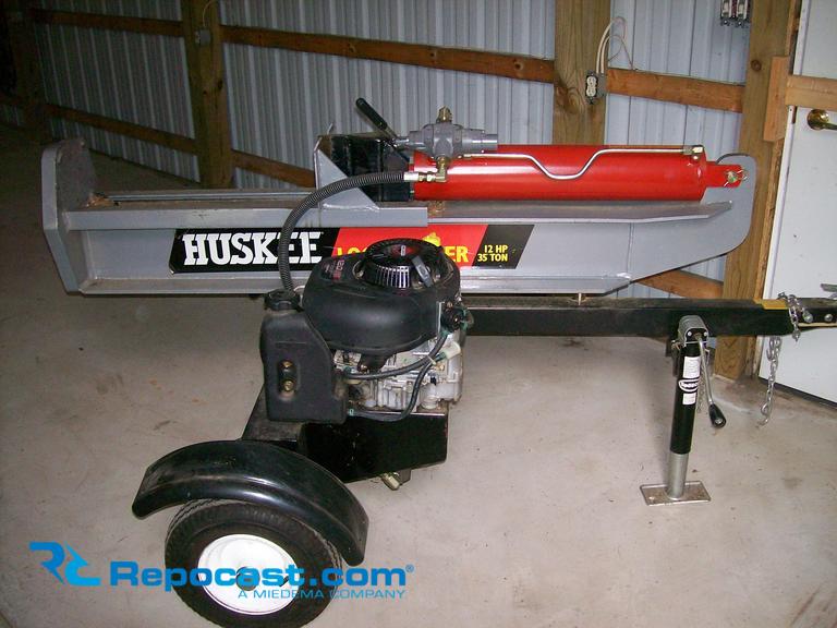 Huskee 25 ton log shop splitter