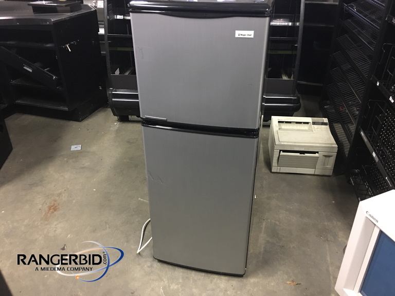(1) Magic Chef, model MCBR415S, mini...