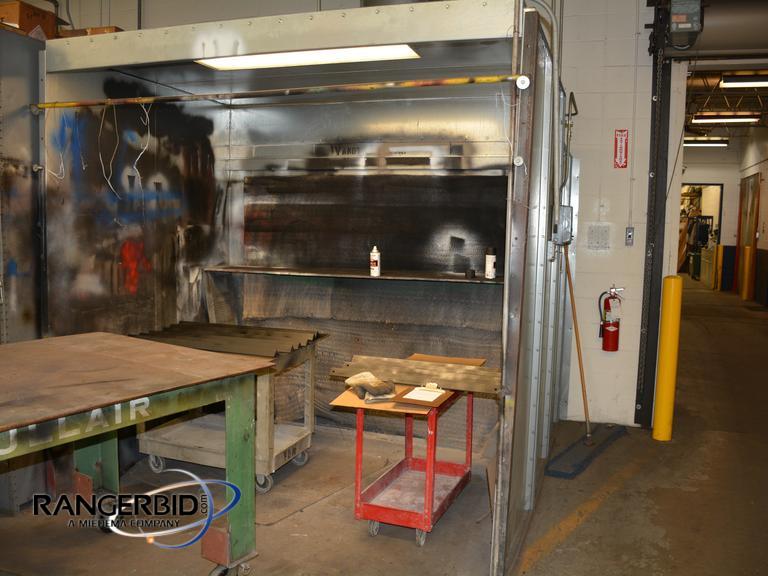 Paint Booth with DeVilbiss manometer...