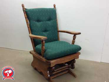 Towne Square Glider Rocker 2024 www.retivarszegipartners.hu