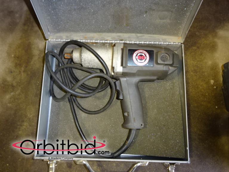 Lot of (1) Black & Decker, model 2670,...