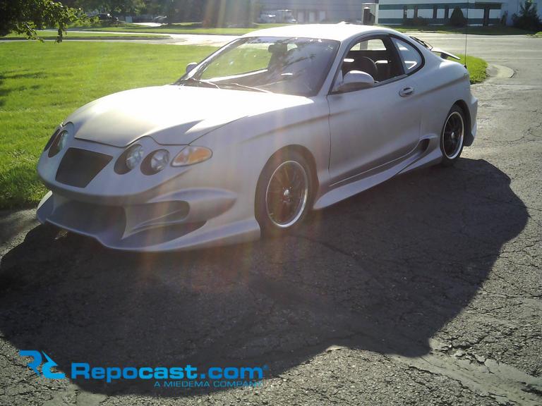 2000 Hyundai  Tiburon KMHJG35F4YU158016