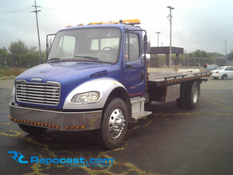 2003  Freightliner MM106042S