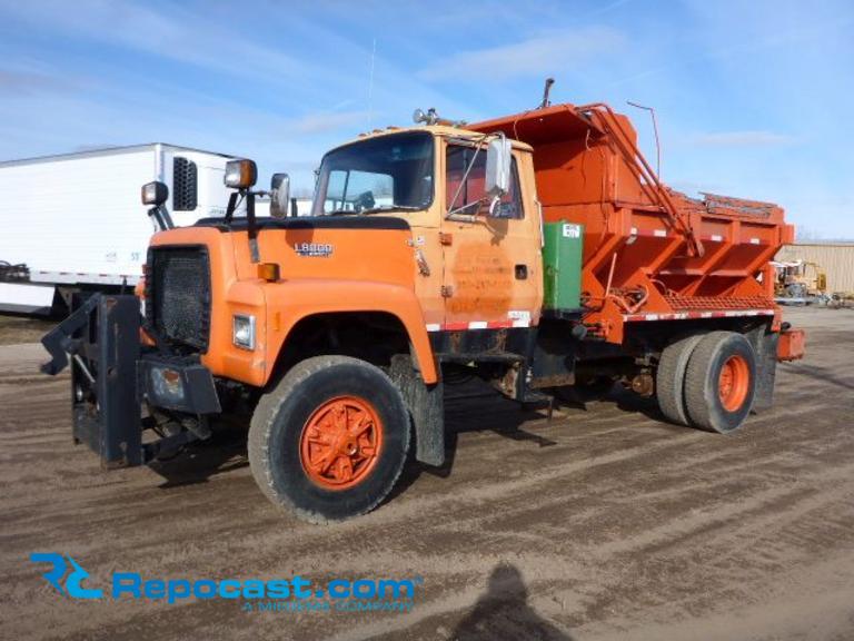 Repocast.com® | 1992 Ford L8000 Spreader Truck...