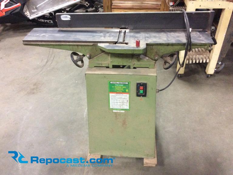 Central Machinery 6" Rabbeting Jointer...