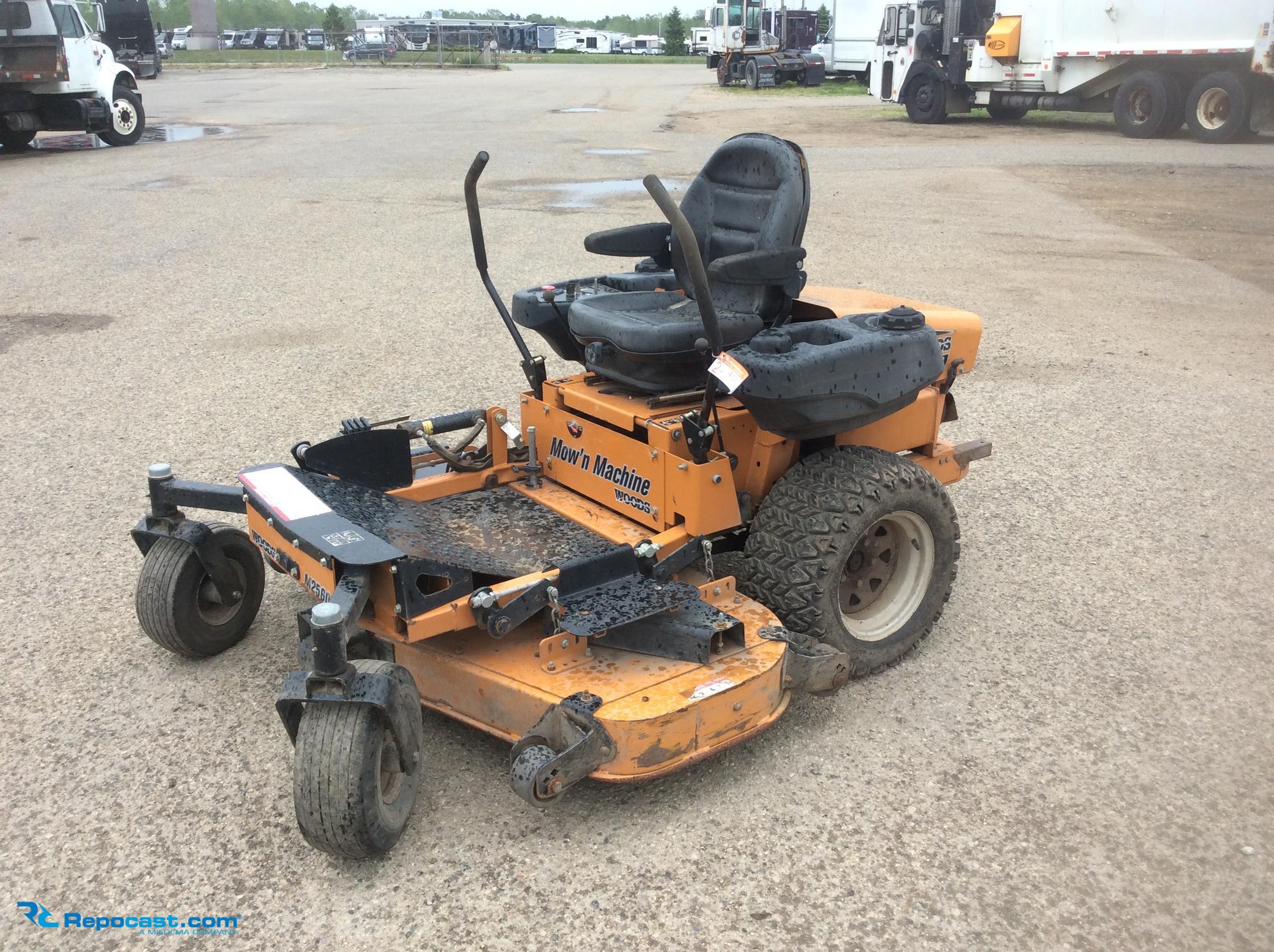 Repocast Woods M2560 Mow n Machine Zero Turn