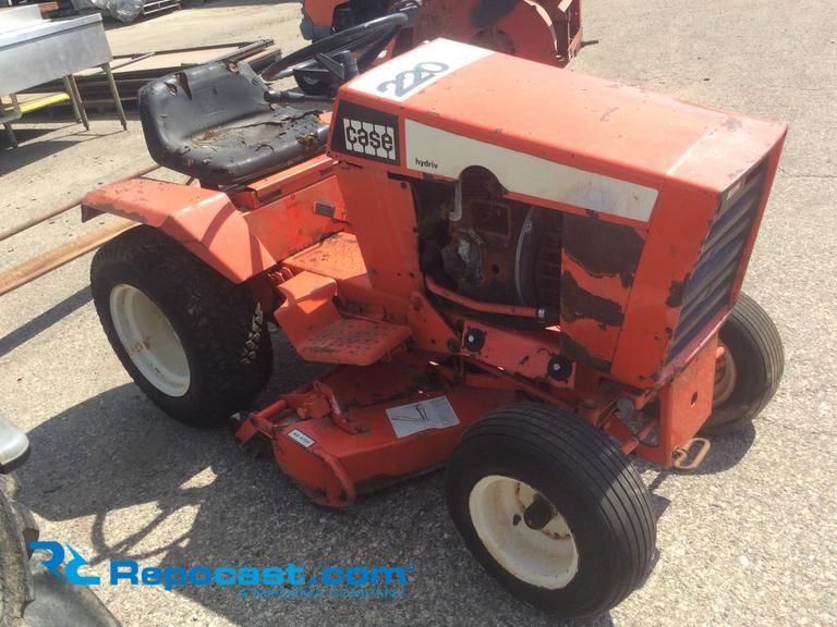 Case 220 lawn and garden tractor,...