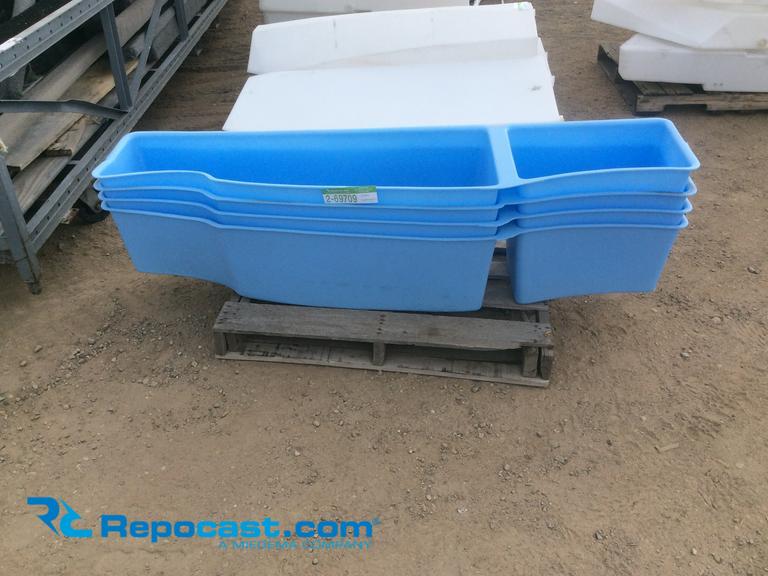 Repocast.com® | Lot of (4) poly live well inserts,...