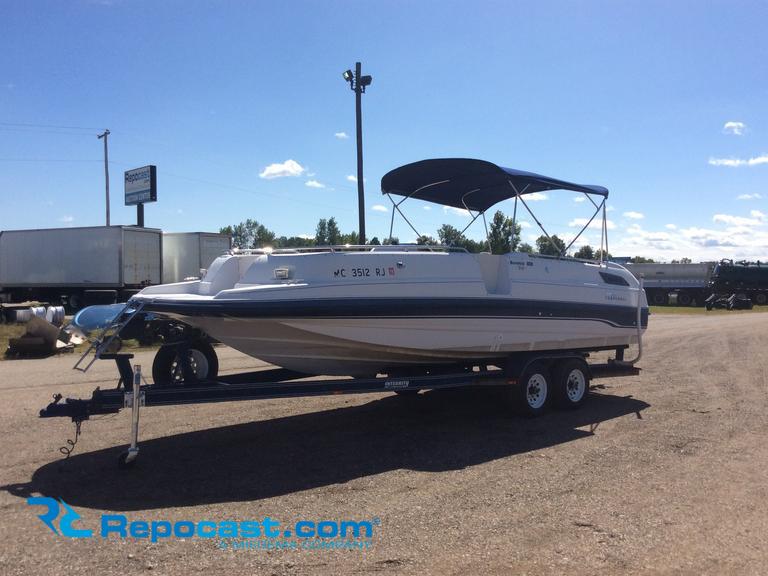 1996 Chaparral Sunesta 250 Deck Boat