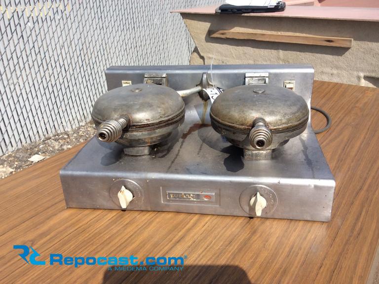 Wells WB2 Double Waffle Maker