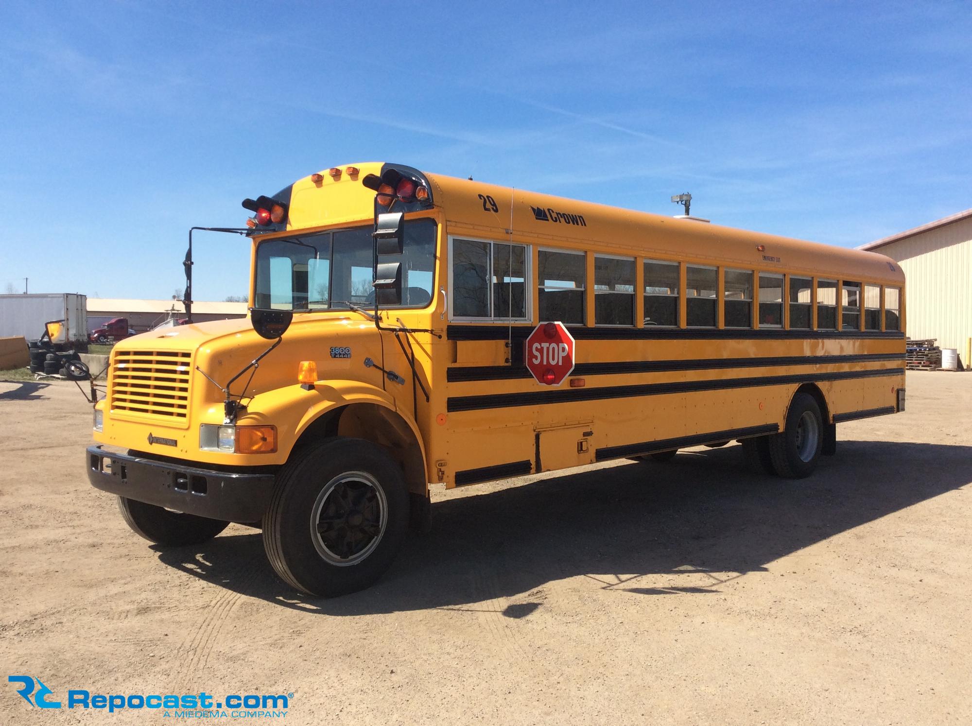 1998 International Crown School Bus 1024x657