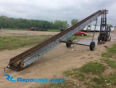 40’ Hay Elevator, 540 pto driven with shaft, 17.5” wide chain conveyor, towable on wheels ...