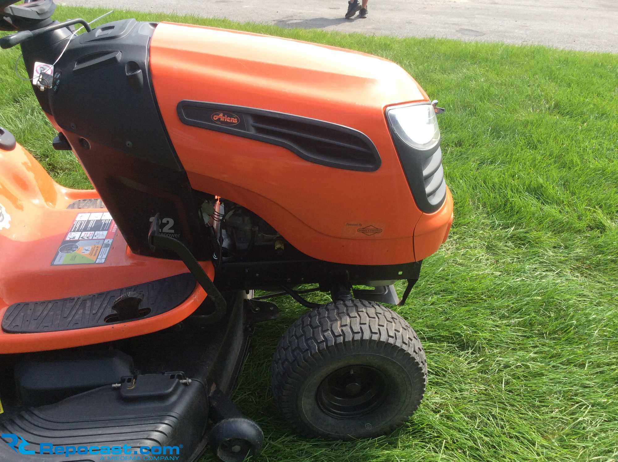 Repocast Ariens A22A46 riding mower
