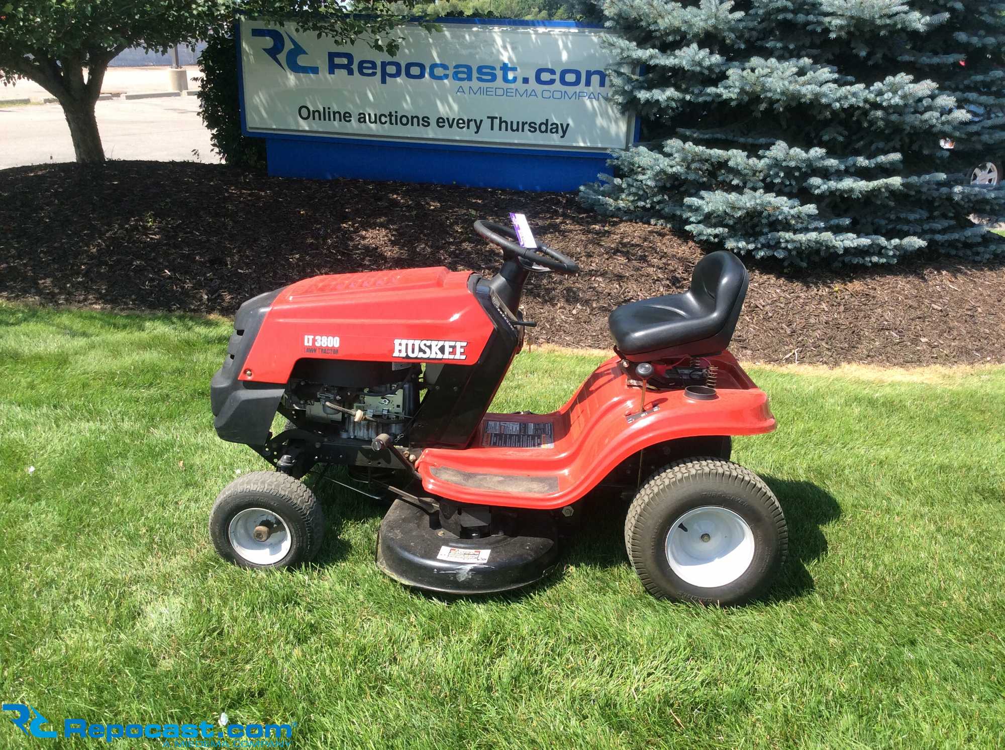 Repocast Huskee LT3800 lawn tractor