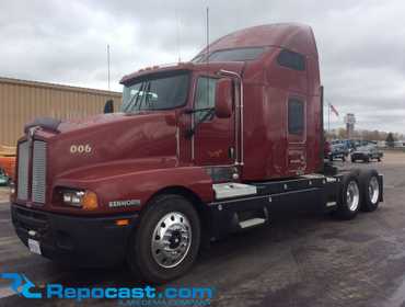 2005 Kenworth T600 1XKADB9X85J117075