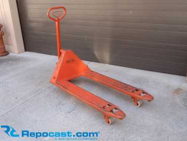 Magnum 5000 model M55 pallet jack in good used working condition. All functions work, good wheels...