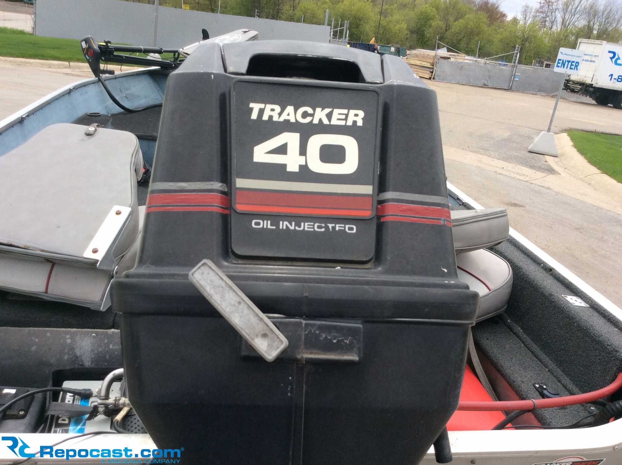 Repocast.com® | 1989 Bass Tracker Guide V Special, image size:2000x1494