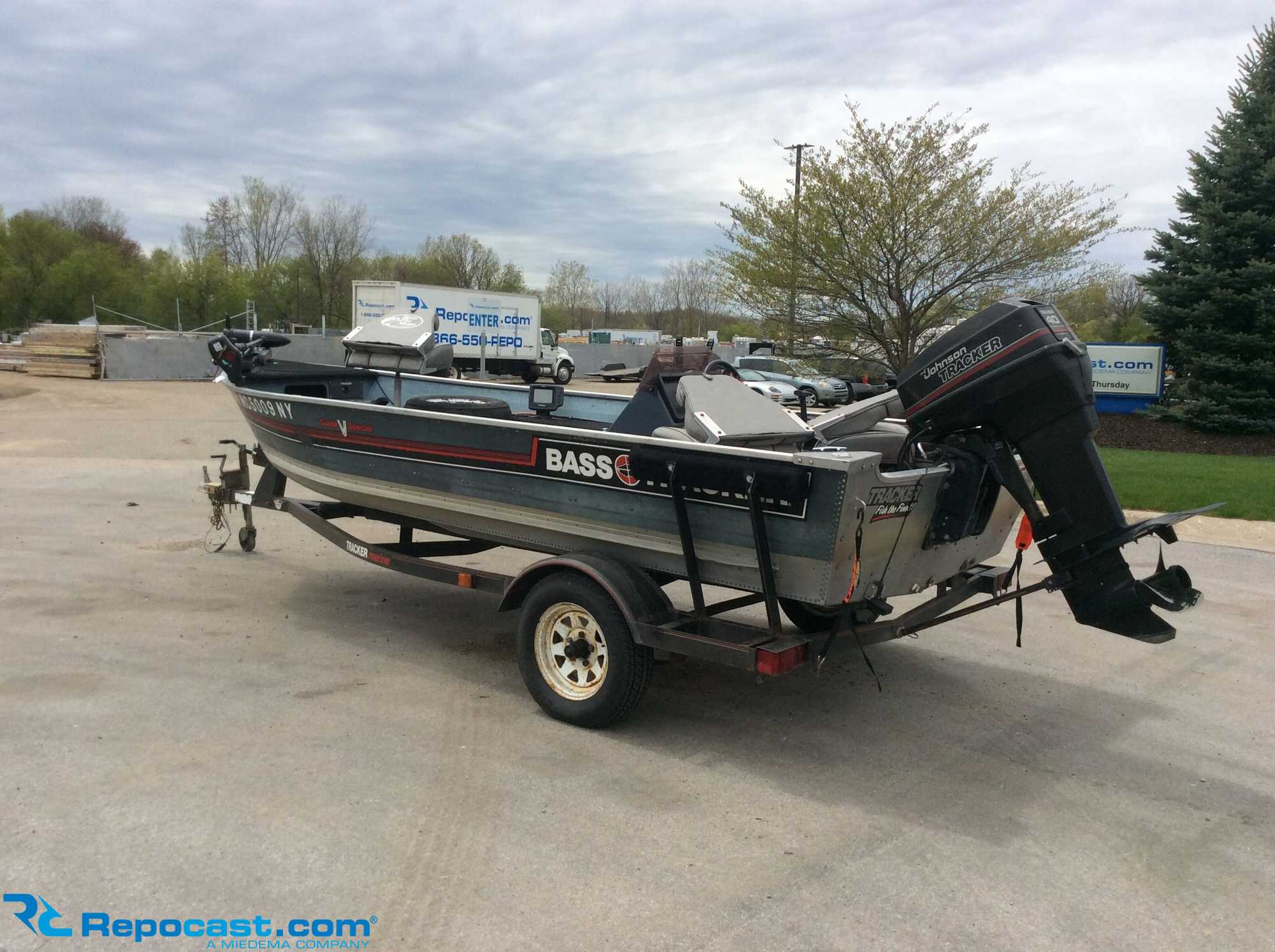 Repocast.com® | 1989 Bass Tracker Guide V Special, image size:2000x1494