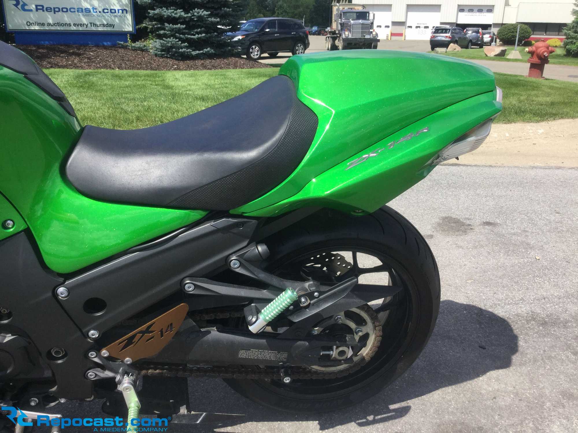Repocast.com® | 2013 Kawasaki ZX1400R Motorcycle