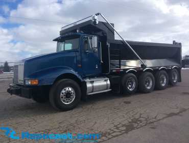 1993 International  9400 Quad Axle Dump Truck  2HSFHEGT7PC064031