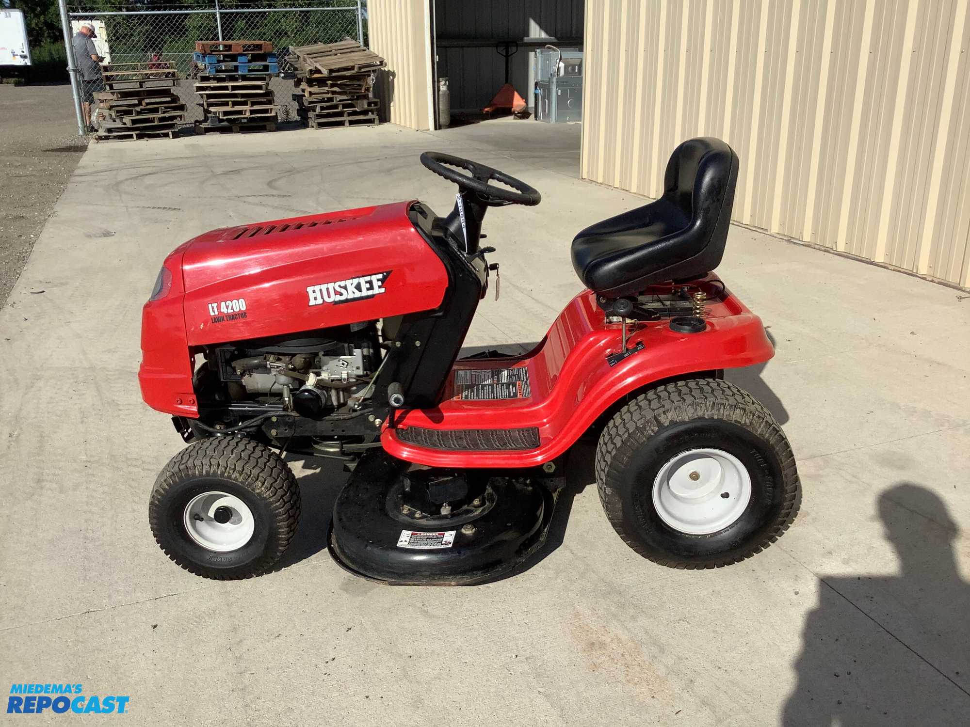 Huskee lt4200 mower online deck