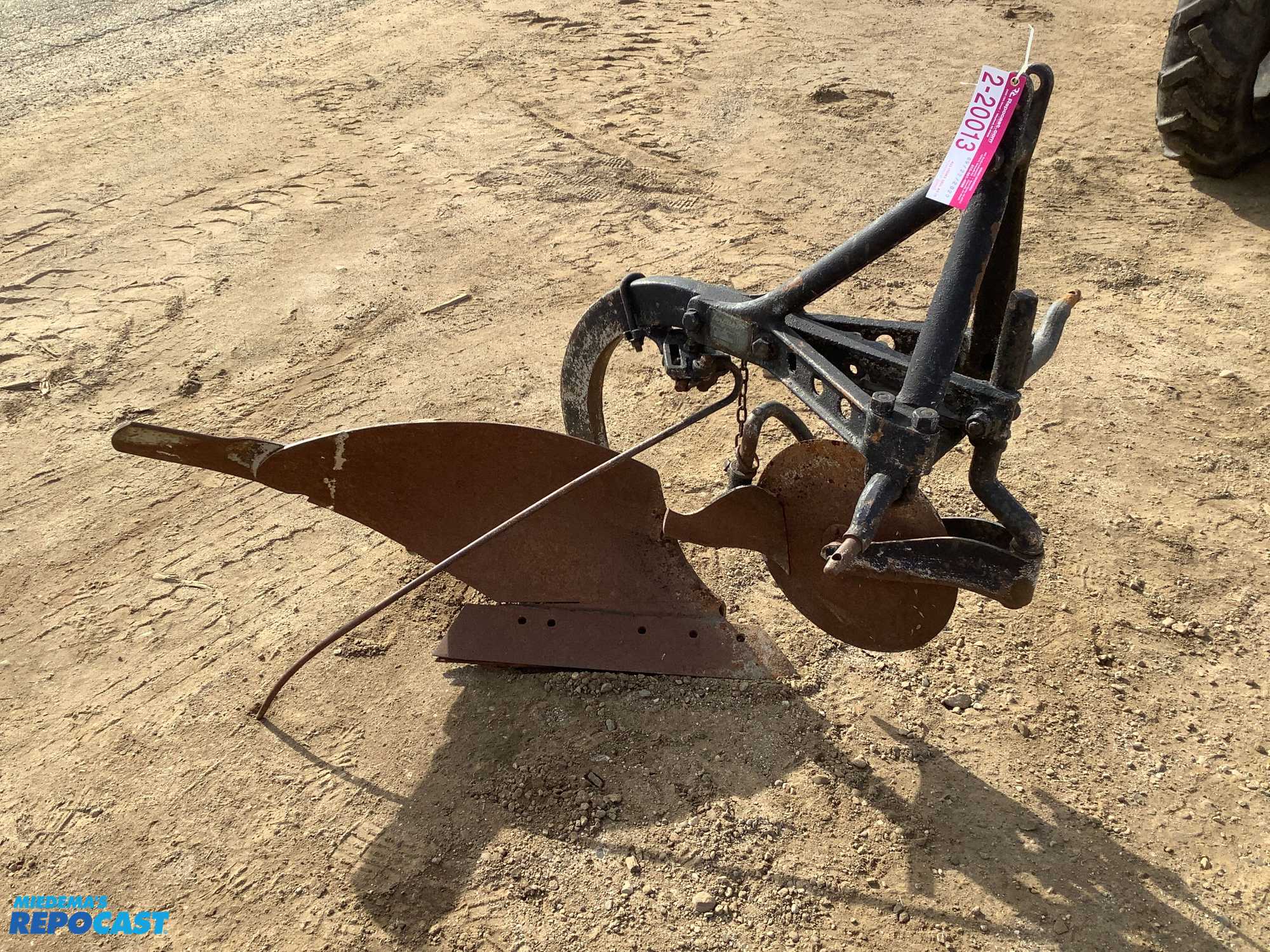 Repocast.com® | Ferguson Type 16A One Bottom Plow, 3