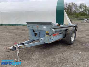 AGCO NEW IDEA  3615 MANURE SPREADER