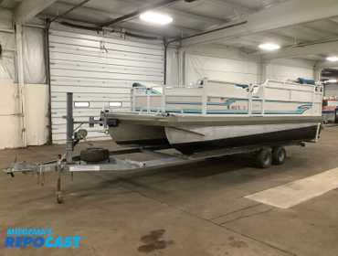 Repocast.com® | 1996 JC Tritoon 226 Pontoon