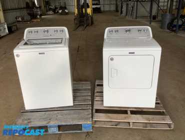 Maytag Bravos  Washer & Dryer Set (salon)