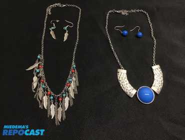 6-Piece lot of jewelry items. 