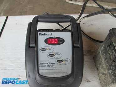 ® | Used Die Hard battery charger / engine...