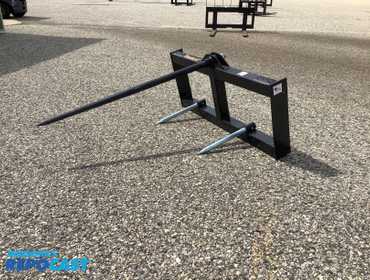 New Tomahawk Bale Spear Skid Steer Attachment, Universal Quick Attach, 1,800 lb max capacity (3024-9