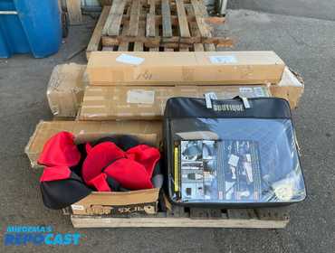 Repocast.com® | (8) boxes car parts/accessories,...