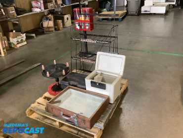 Repocast.com® | Interstate battery rack with display,...