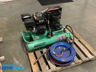 Lot of 1 SpeedAire model 1vn93 compressor with Honda GX 200 motor. Includes Hose reel and Hose of...