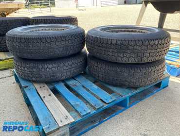 Repocast.com® | Set of 4 Duralon Radial IV P215/75R15...