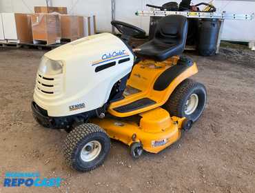 Cub Cadet LT1050 Riding Lawn Mower