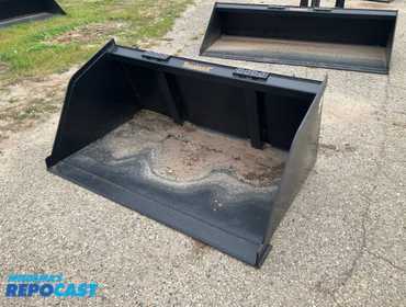 New Tomahawk 60” Snow / Mulch Skid Steer Bucket, Universal Quick Attach (3000-4)