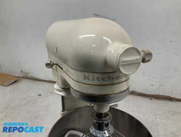 Kitchen Aid Mixer model K5SS, 5 quart, heavy duty, with bowl and attachments. Tested, works,...