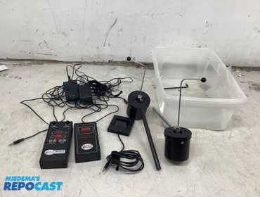 Cenco Physics Digital Electronic Wave Generator CP33687-00 And Digital Stroboscope T-2897