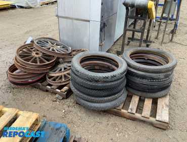 Repocast.com® | Skid lot (10) black threaded tires...