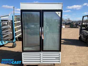 Beverage Air CFG48-5 52” x 32” x 79” Commercial 2 Glass Door Frozen Foods Merchandiser Freezer...